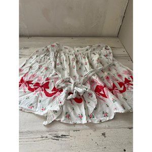 White red and pink apron with two front pockets